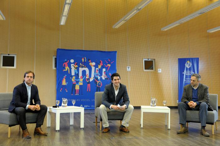 Presidente Luis Lacalle Pou, director del Instituto Nacional de la Juventud, Felipe Paullier y rector de la Universidad de la República, Rodrigo Arim
