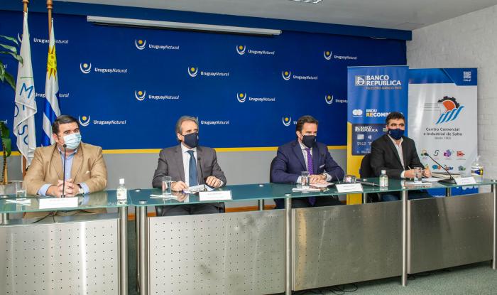 Conferencia de prensa en Ministerio de Turismo