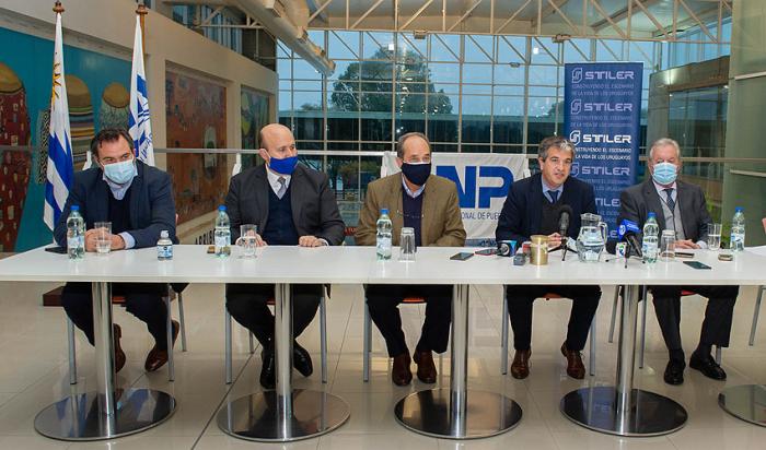 Conferencia lanzamiento de ampliación de obras en el puerto de Colonia