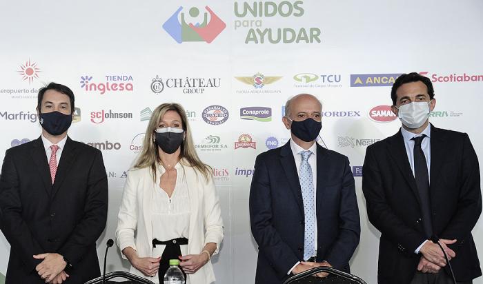 Autoridades en actividad de Unidos para Ayudar 