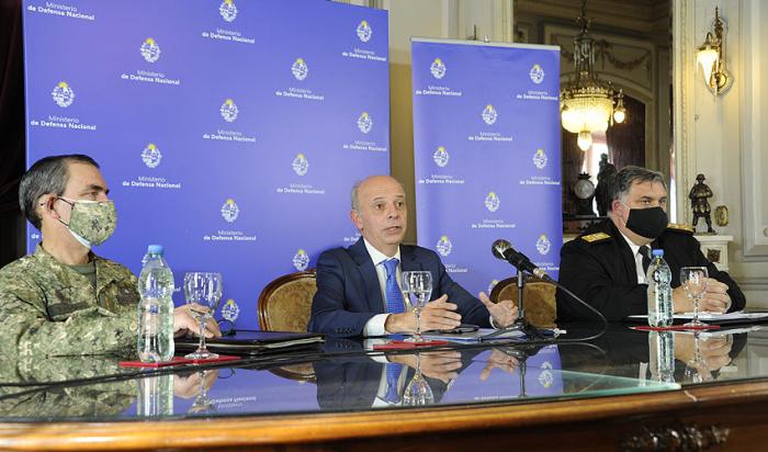 Ministro Javier García encabezó conferencia de prensa