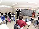 Visita de Robert Silva y Graciela Fabeyro a la escuela n.° 139 Calabria