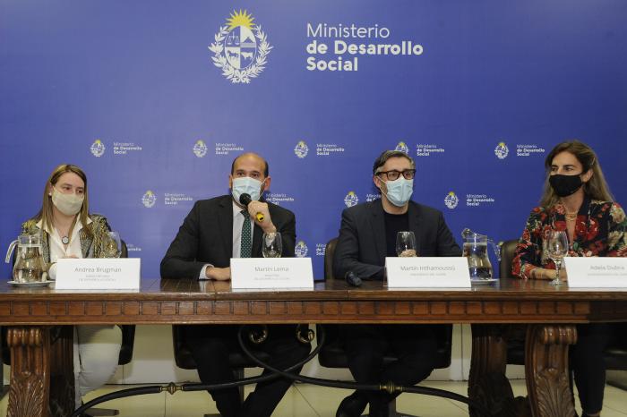 Firma de convenio entre Ministerio de Desarrollo Social y Sodre