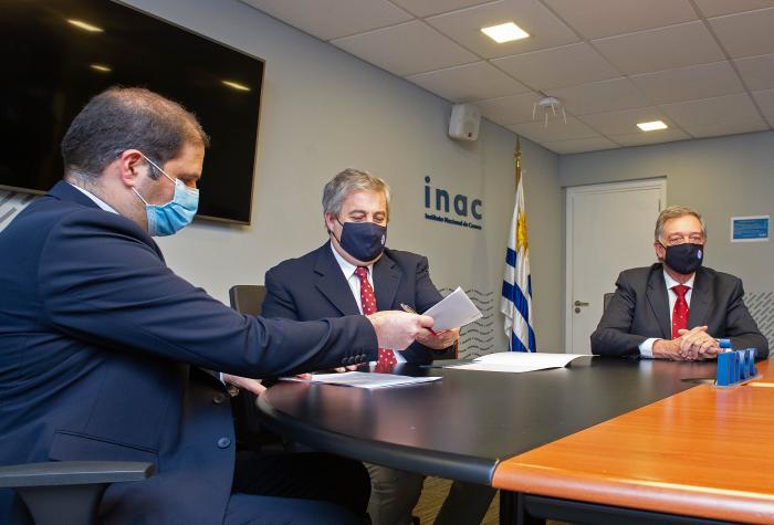 Firma de convenio entre INAC y ANII