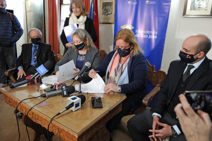 Firma de convenio entre UTE e Intendencia de San José