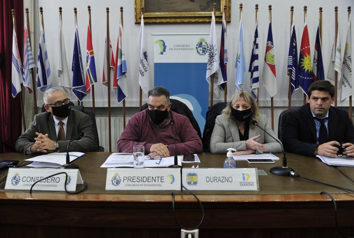 Reunión entre la presidenta de UTE y el Congreso de Intendentes