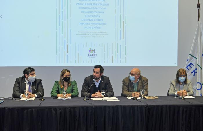 Presentación de buenas prácticas de alimentación y nutrición de niños de hasta 6 años