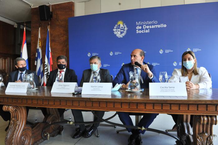 Participantes de Uruguay Crece Contigo accederán a oportunidades laborales en el Correo Uruguayo