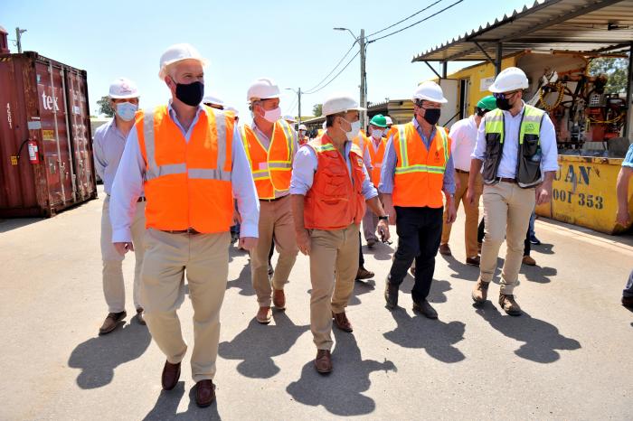 José Luis Falero visitó la planta de soldadura en Florida