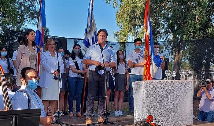  Lacalle Pou encabezó celebración del 50.° aniversario del liceo de Cerro Colorado