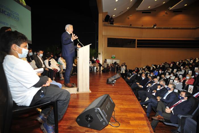 Lacalle Pou participó en presentación de estrategia educativa con foco en el estudiante