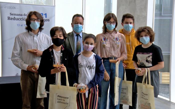 Sinae premió a niños y jóvenes que presentaron historias sobre prevención de riesgos
