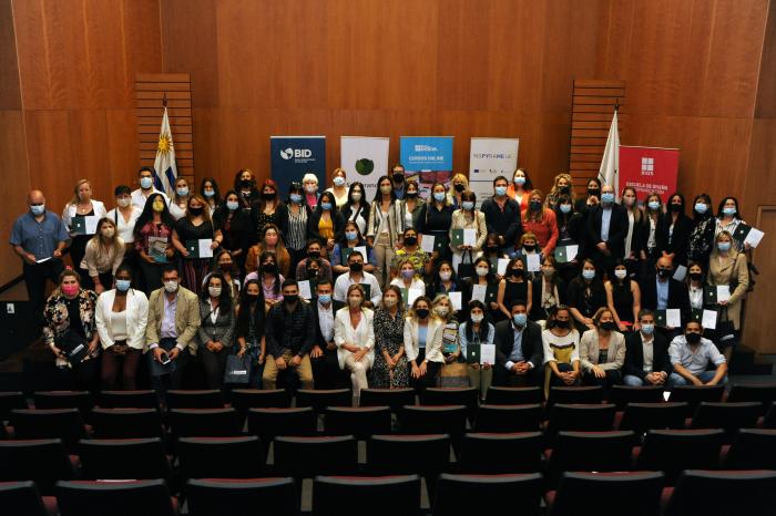 Emprendedores de Sembrando recibieron diplomas en gestión de redes sociales