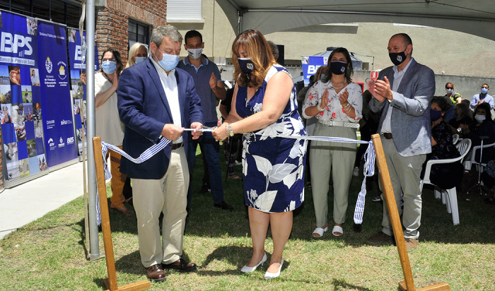 Ministerio de Vivienda y BPS entregaron 30 apartamentos a jubilados y pensionistas en Pando