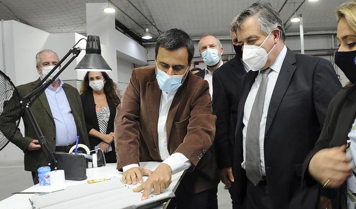 Paganini recorrió instalaciones de empresa que provee insumos a industria automotriz