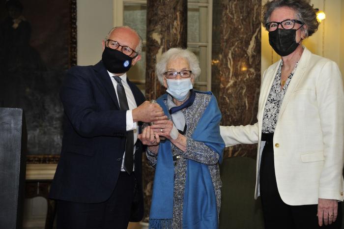 Estado otorgó el Gran Premio a la Labor Intelectual a la escritora uruguaya Ida Vitale