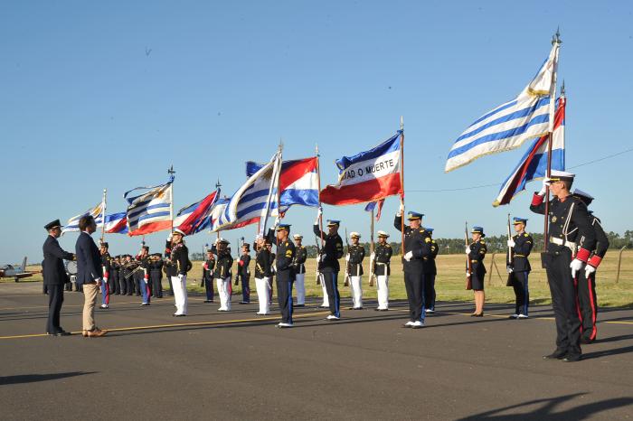  Luis Lacalle Pou, encabezó la ceremonia de fin de cursos de la Escuela Militar de Aeronáutica