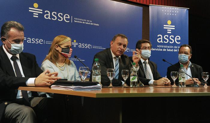 Uruguay recibió 12 ventiladores médicos para traslados aéreos o terrestres de pacientes en riesgo de