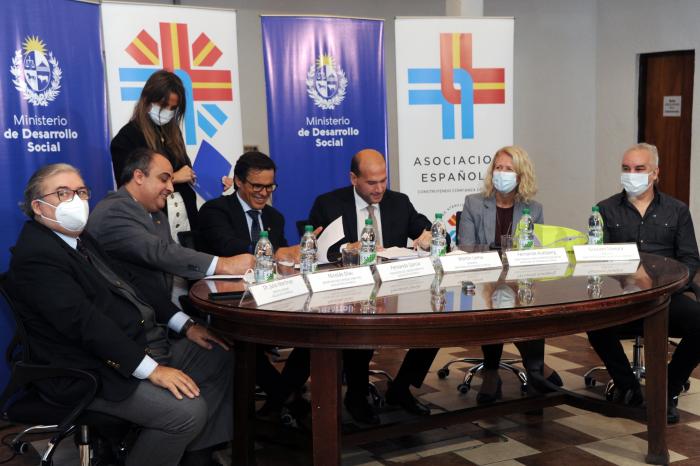 Mides firmó convenio para la atención sanitaria de personas que egresan del sistema penitenciario