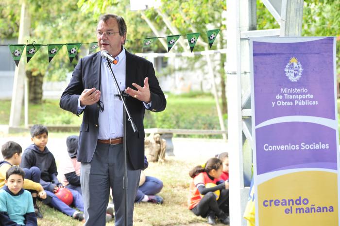 Ministerio de Transporte inauguró polideportivo en instituto de educación del Cerrito de la Victoria