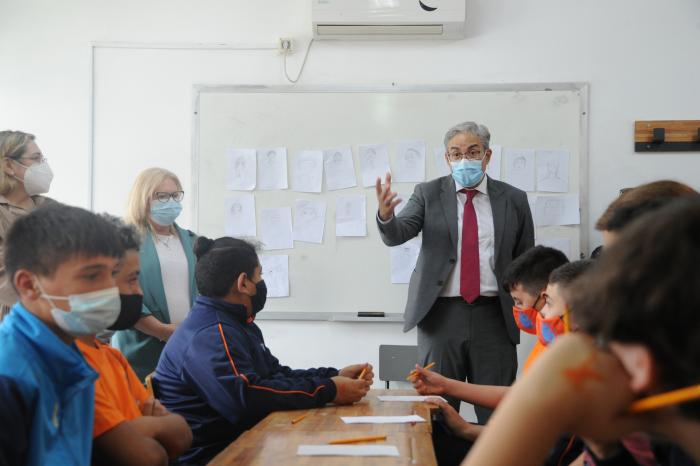 Robert Silva, junto a autoridades de la educación, realizó una recorrida por centros educativos