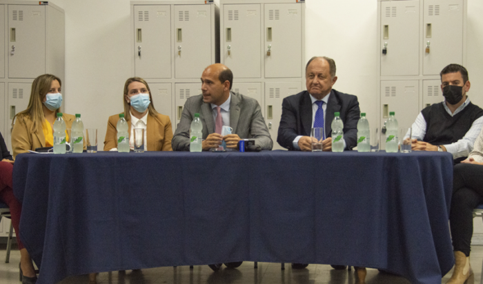Beneficiarios del Mides obtendrán becas para completar ciclo de educación media superior