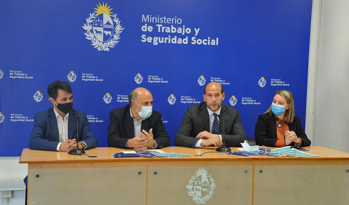 Gobierno acordó incentivos para empresas que contraten a beneficiarios del Mides