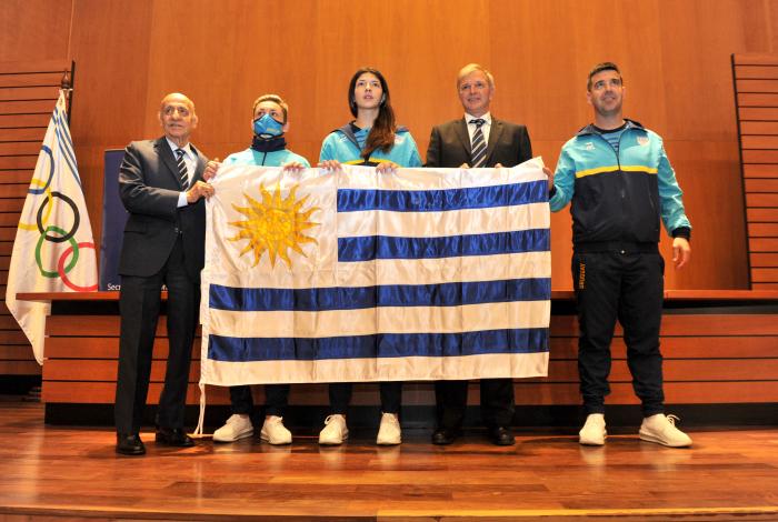 Deportistas uruguayos rumbo a los “III Juegos Suramericanos de la Juventud Rosario 2022”