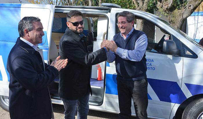 ASSE participó en entrega de dos ambulancias en el departamento de Florida