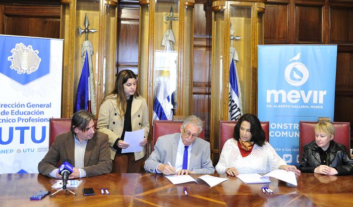 Estudiantes de UTU realizarán prácticas en complejos habitacionales de Mevir