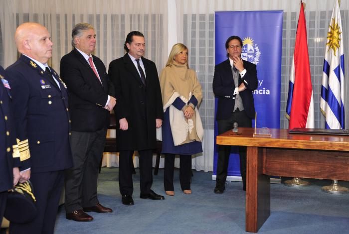 Lacalle Pou partió hacia Bogotá donde se reunirá con su par colombiano Iván Duque