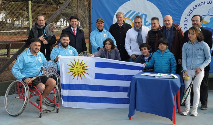 Secretaría del Deporte entregó pabellón nacional a delegación de tenis en silla de ruedas