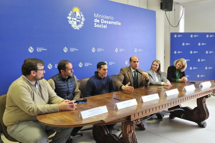 INIA e Inmujeres acuerdan reforzar rol femenino en sector agrícola