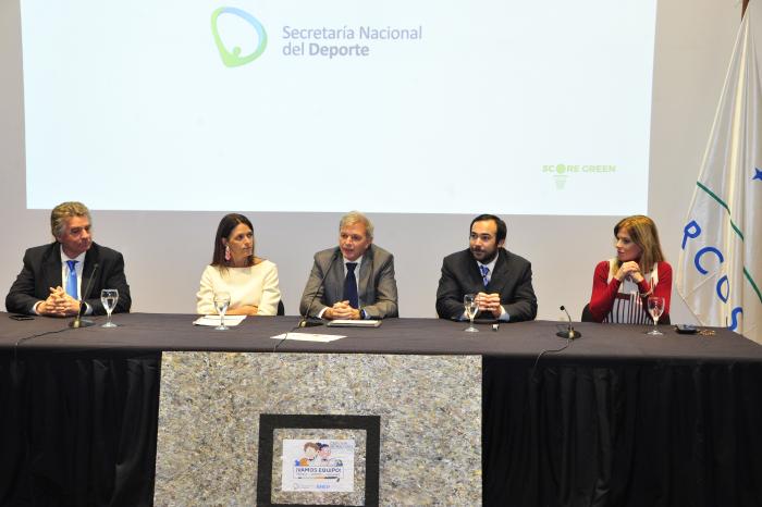 Convenio promueve fabricación de tableros de básquetbol a partir de productos falsificados incautado