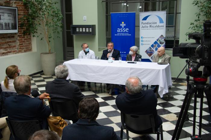 ASSE y Universidad de la República suscriben convenio para mantenimiento de equipo biomédico