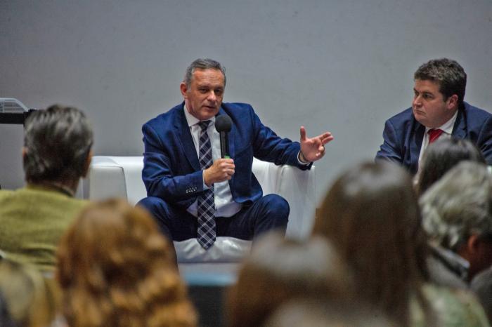 Autoridades del Gobierno en acto de inauguración del 5°. Encuentro Nacional de Cooperativas