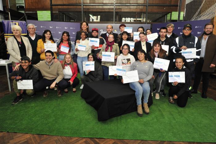 Más de 1.100 jóvenes participan del programa INJU Avanza