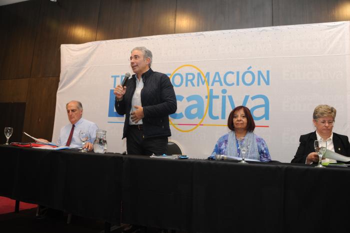 Silva: “Creemos firmemente que ha llegado la hora de transformar la educación”