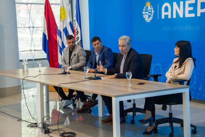 ANEP firmó convenio con la Mutual Uruguaya de Futbolistas Profesionales