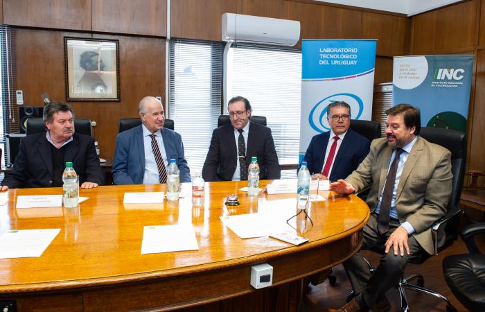 Firma de convenio entre el Instituto Nacional de Colonización y el LATU