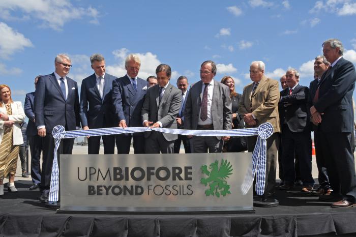 Luis Lacalle Pou encabezó la ceremonia de apertura de la terminal portuaria de UPM