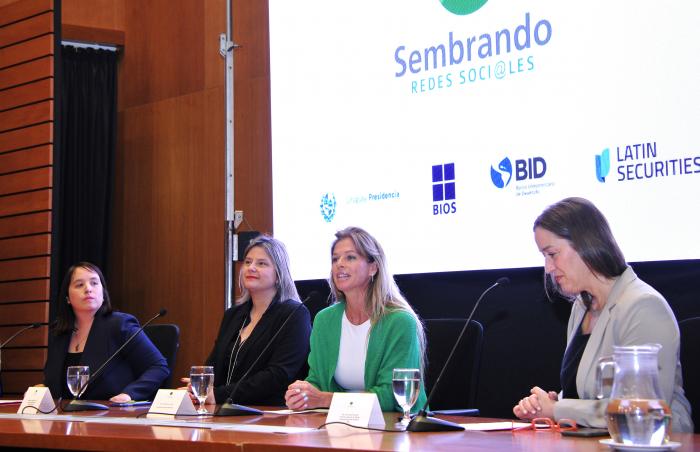 Imágenes de entrega de diplomas del programa Sembrando