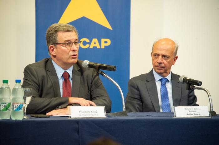 Firma de acuerdo marco entre Ancap y el ministerio de Defensa Nacional
