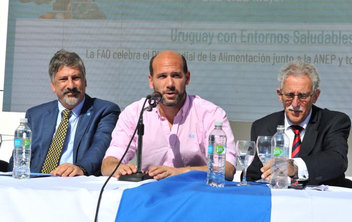 Imágenes del Mides que incorporará comedores móviles en distintos puntos del país