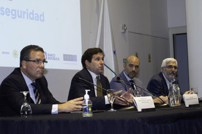 Presentación de la campaña “Seguro te conectas” 2022