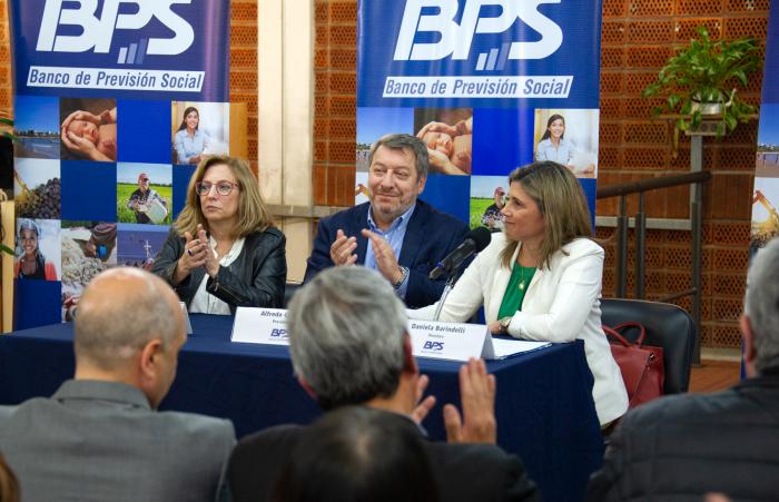 BPS entregó premios e inauguró muestra del concurso fotográfico “Mujer rural”.