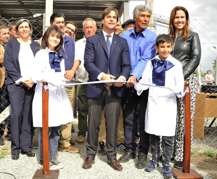 Presidente Lacalle Pou asistió a inauguración en Villa Soriano