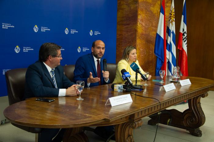 Mides y ASSE firmaron acuerdo para atención de mujeres embarazadas y primera infancia