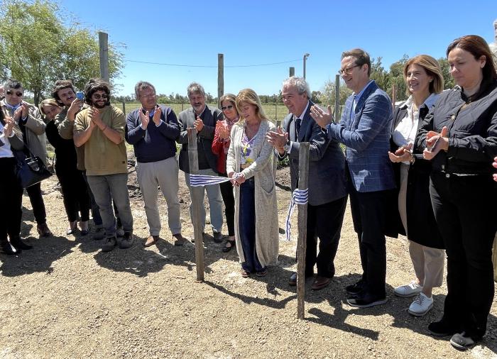 Inauguración de un invernáculo del programa Sembrando