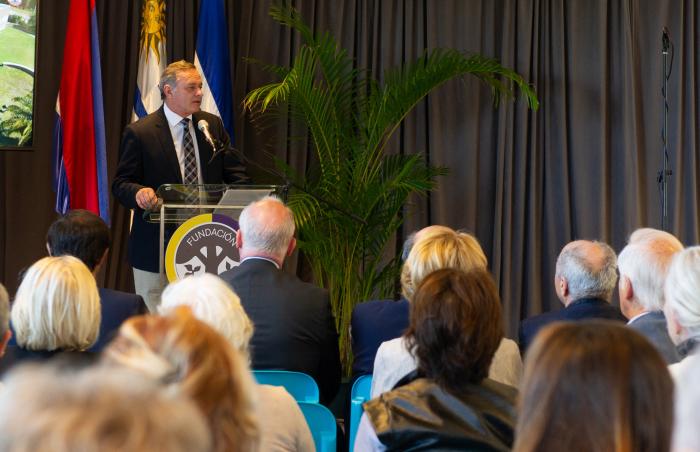 Delgado participó en homenaje de Fundación Retoño a Nina Gorrissen
